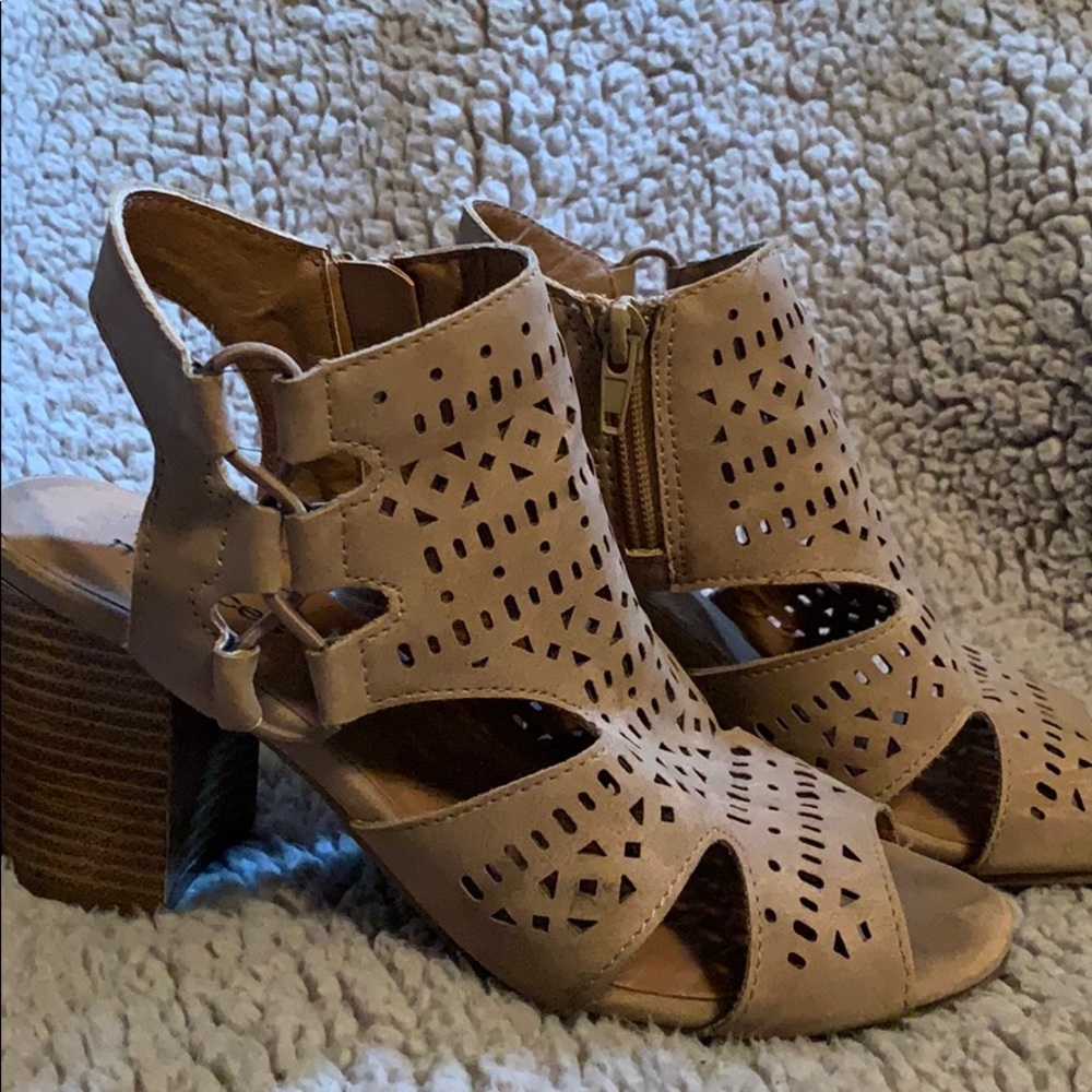 Maurice’s Heels